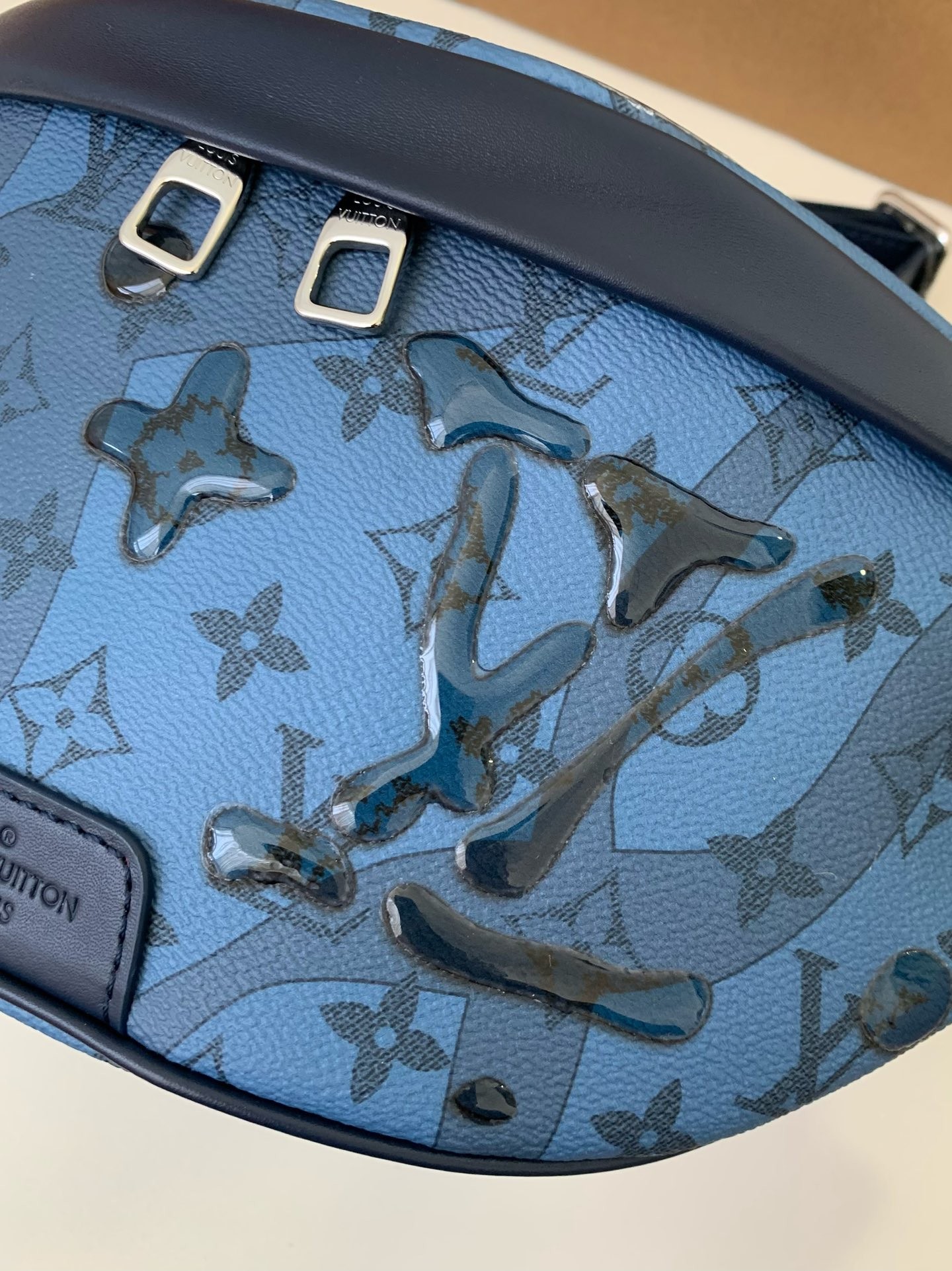 Louis Vuitton 2023 New DISCOVERY Droplet Blue Waistpack M22576