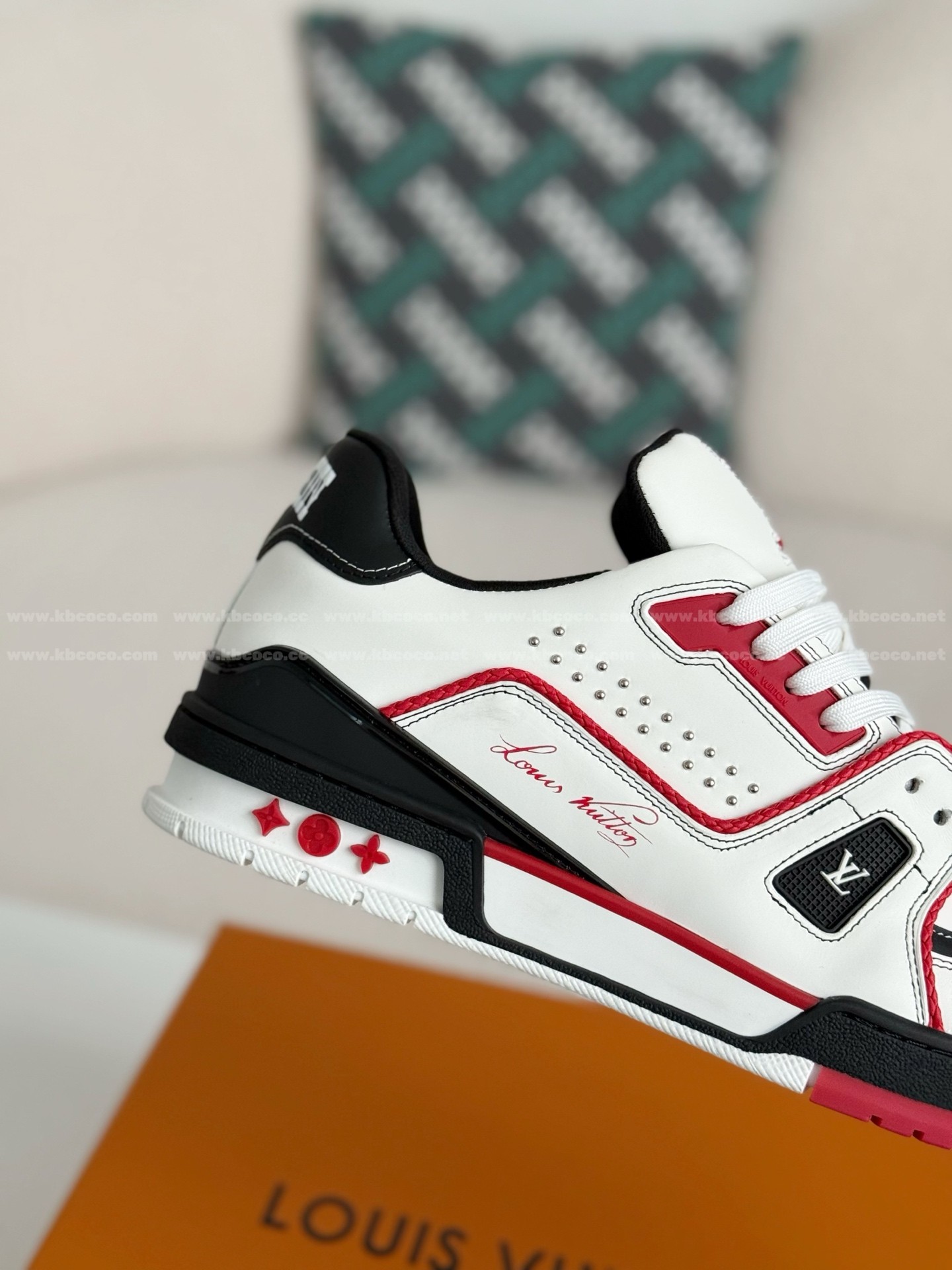 【#5679】 LOUIS VUITTON TRAINER SNEAKERS