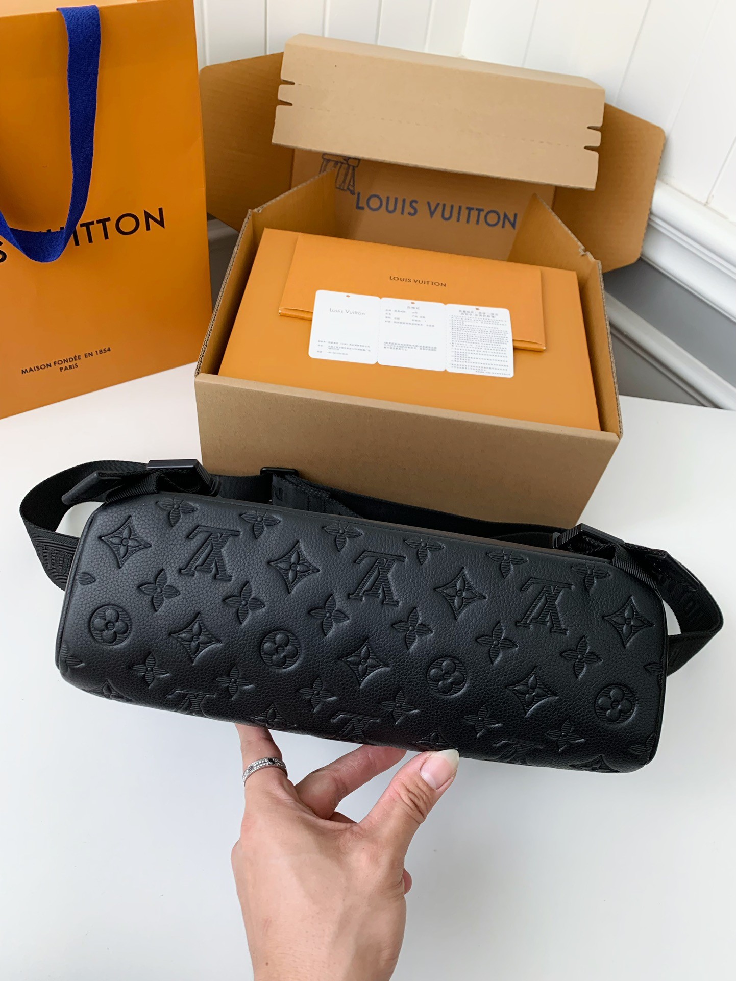 New Louis Vuitton VOYAGER small men's messenger bag M25121