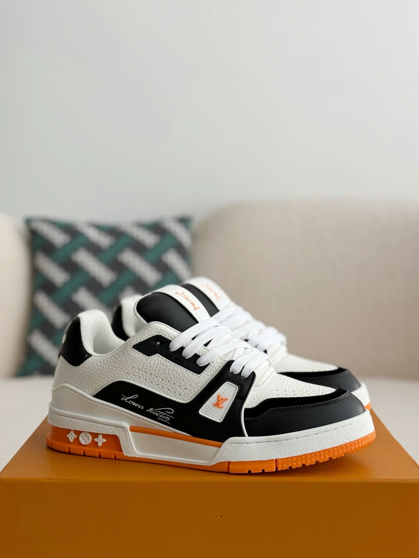 [#3719] LOUIS VUITTON TRAINER SNEAKERS