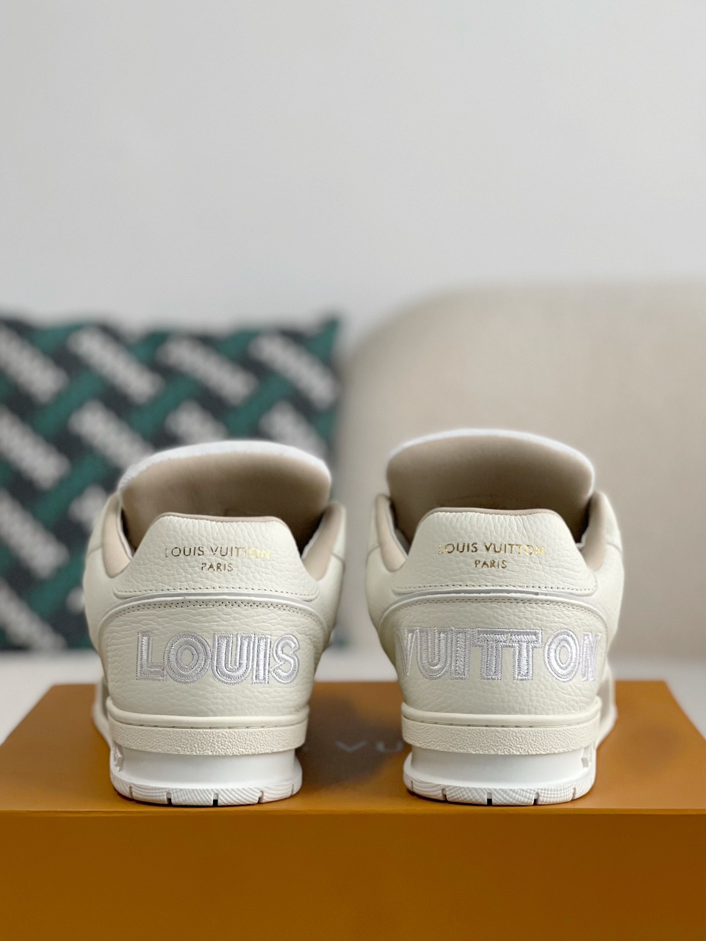 [#3343」 LOUIS VUITTON TRAINER SNEAKERS