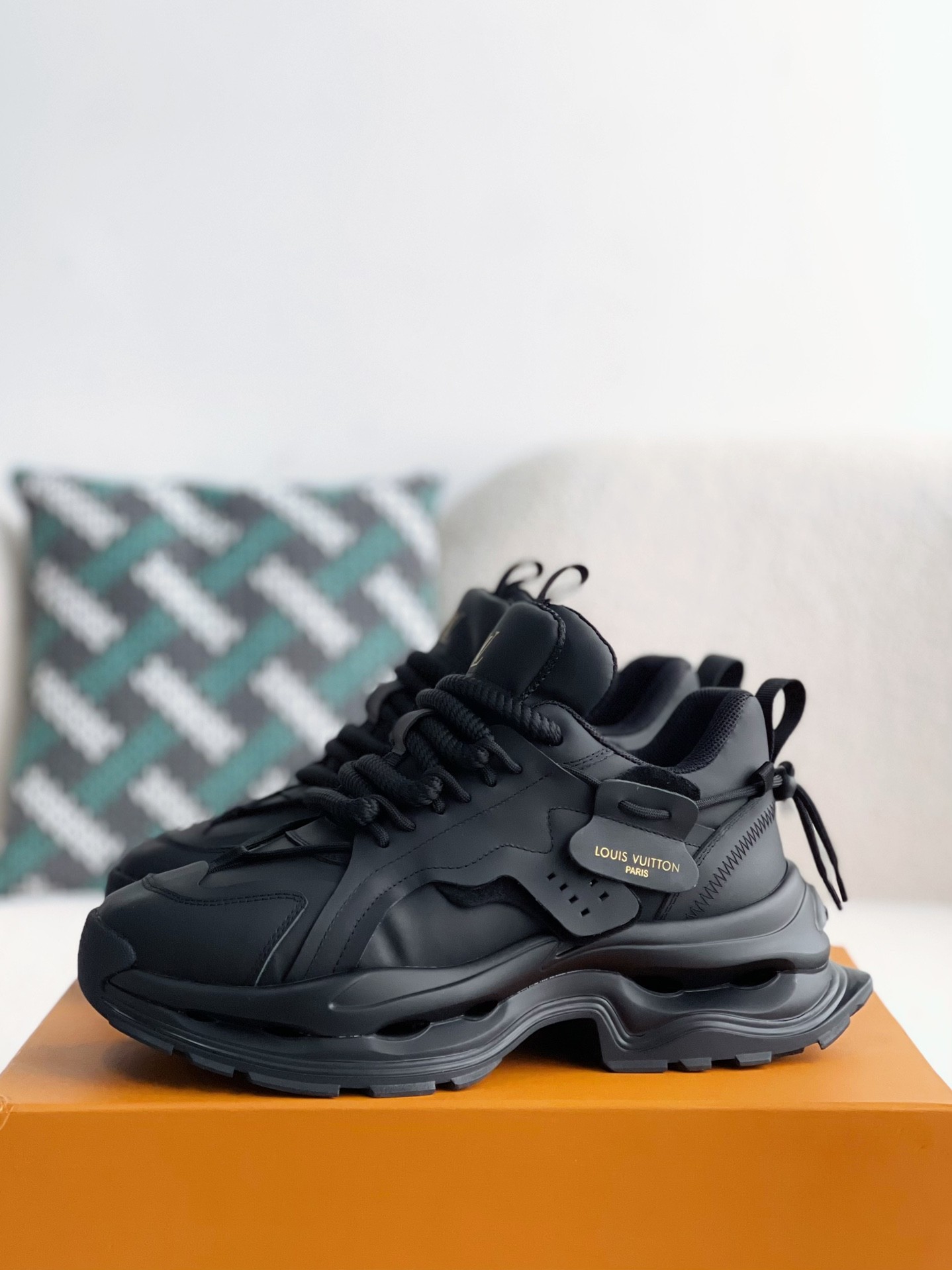 [#3520」 LOUIS VUITTON CASUAL SNEAKERS