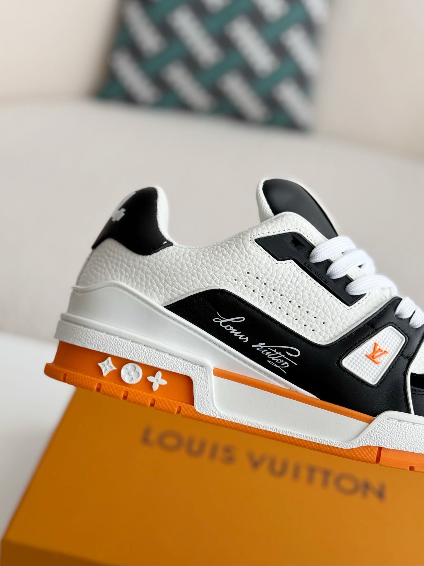 [#3719] LOUIS VUITTON TRAINER SNEAKERS