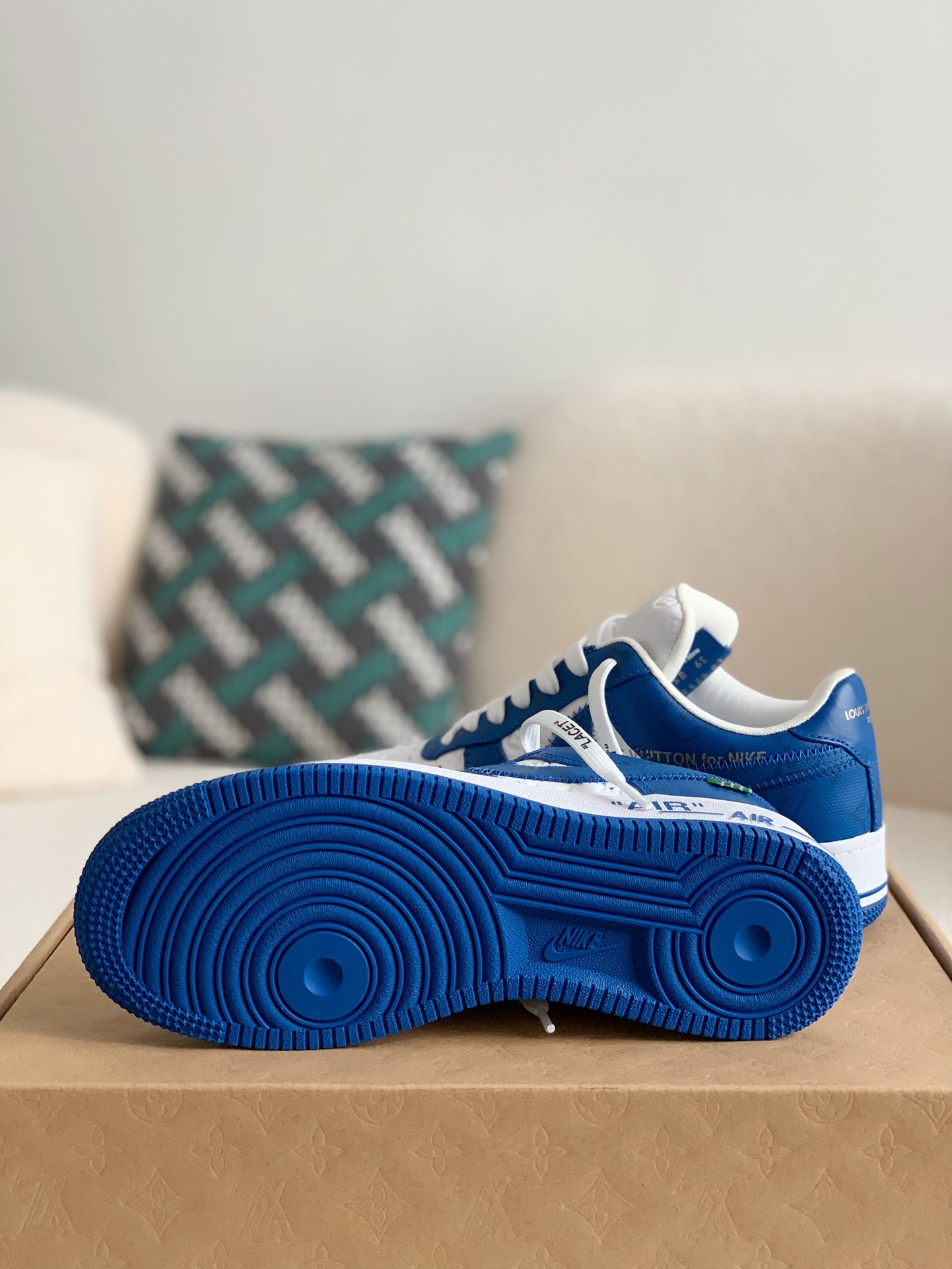 LOUIS VUITTON x NIKE AIR FORCE 1 SNEAKER