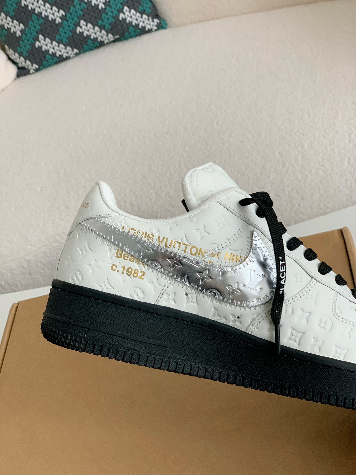 LOUIS VUITTON x NIKE AIR FORCE 1 SNEAKER