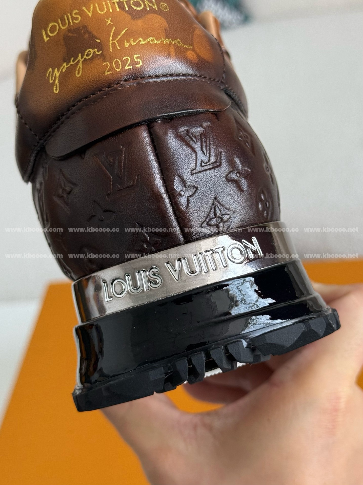 【#4053】 LOUIS VUITTON LEATHER LOW-TOP SHOES