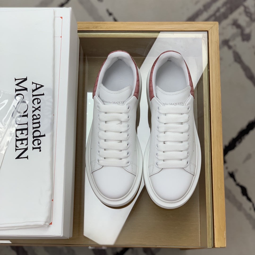 Alexander McQueen MQ Powdery beadStone grain tail Sneakers