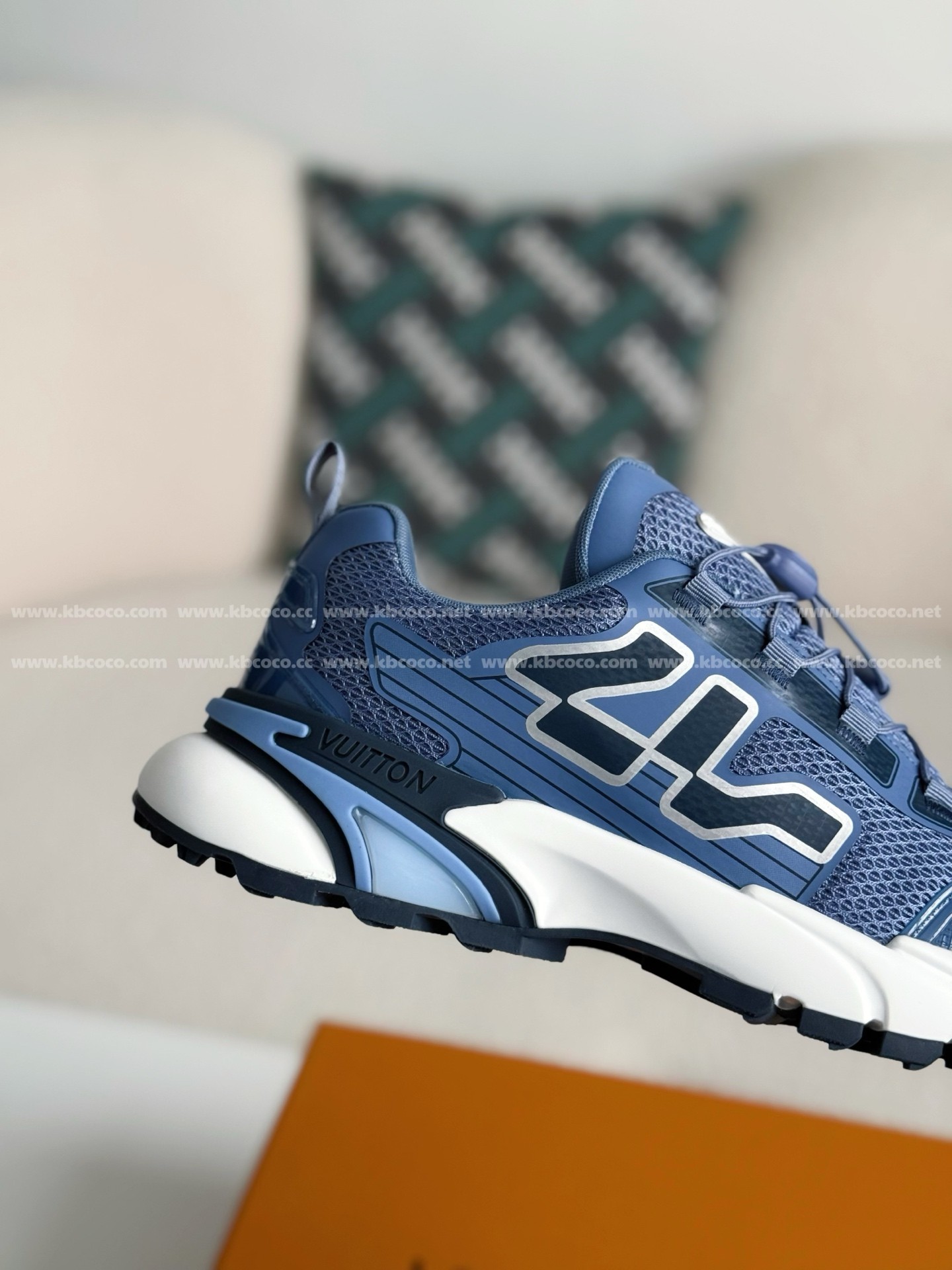 【#5227】 LOUIS VUITTON RUNNER TATIC CASUAL SHOES