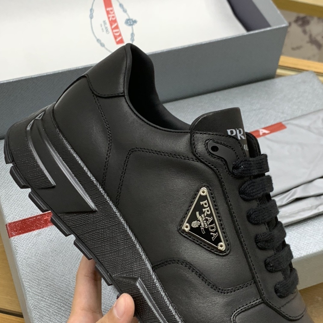 【#612】 Prada Sneakers