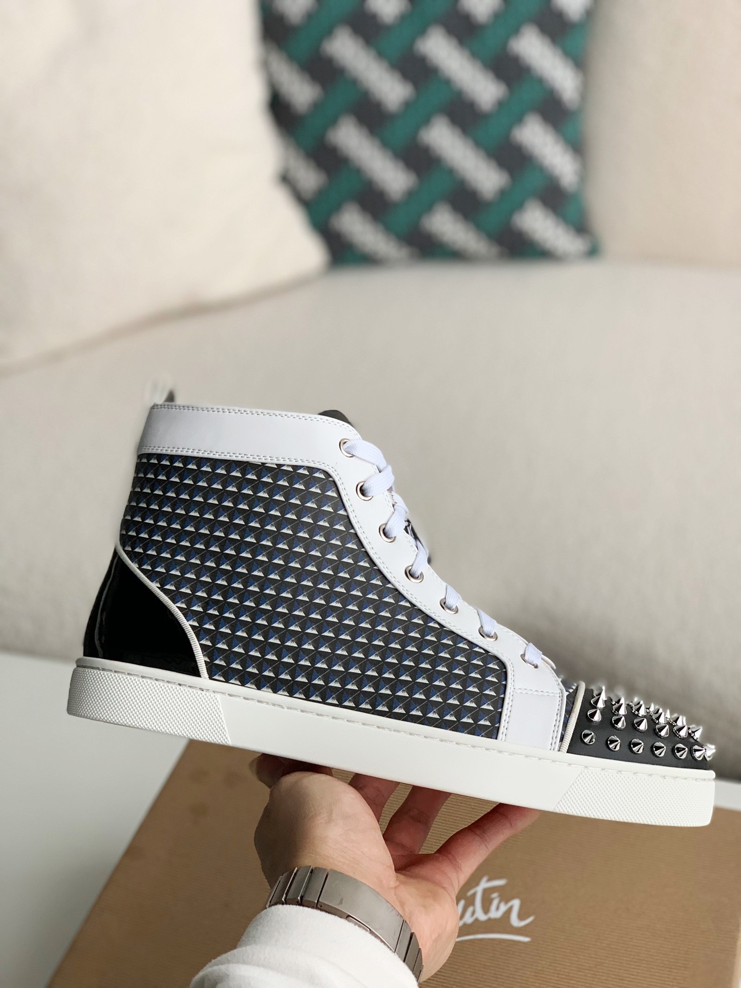 【#2265】 Christian Louboutin Sneakers High