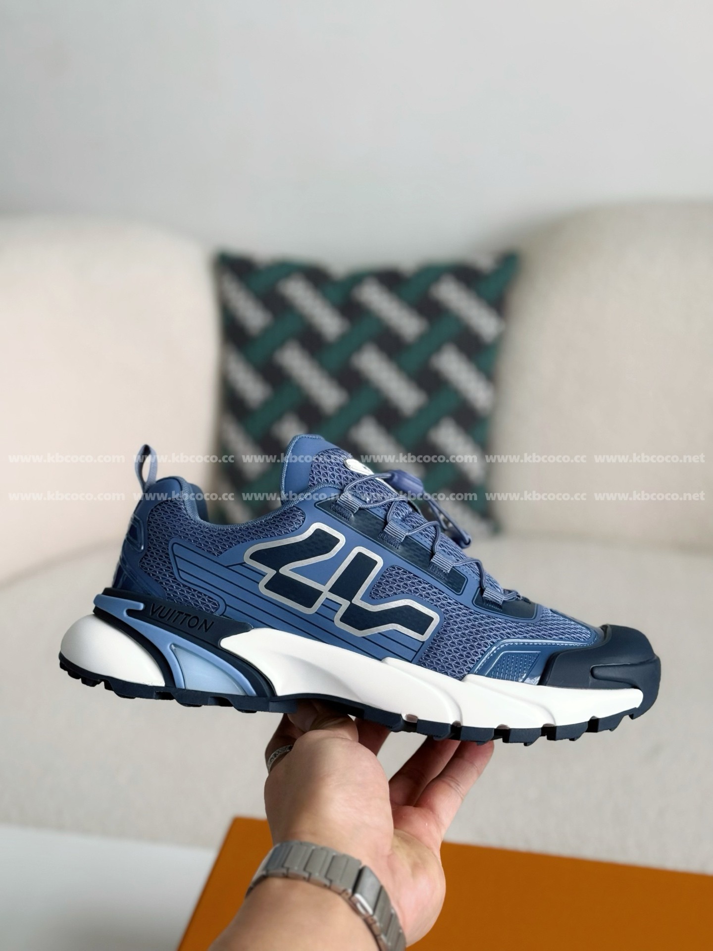 【#5227】 LOUIS VUITTON RUNNER TATIC CASUAL SHOES