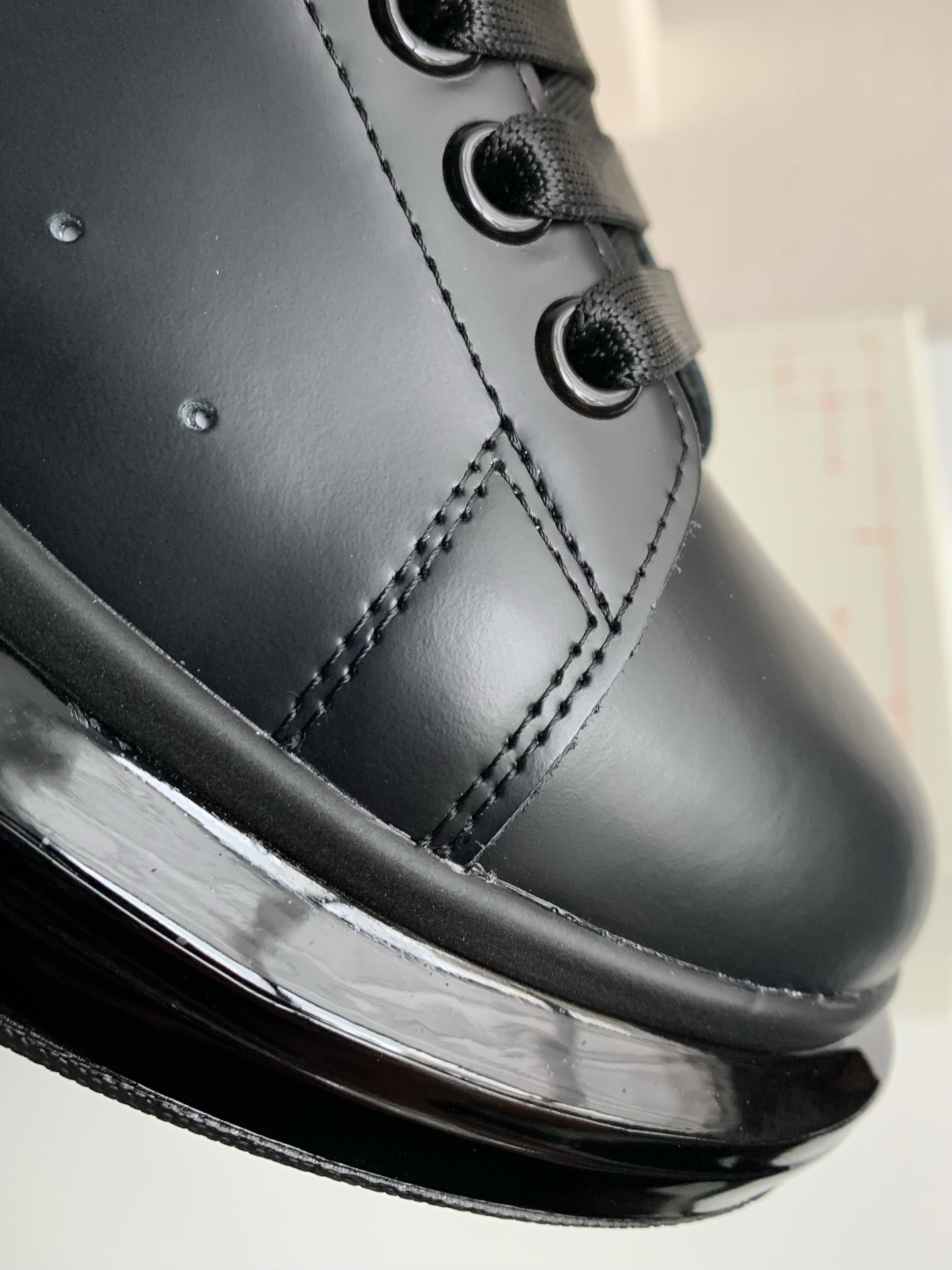 Alexander McQueen MQ golden cowhide tail Air cushion bottom Sneakers