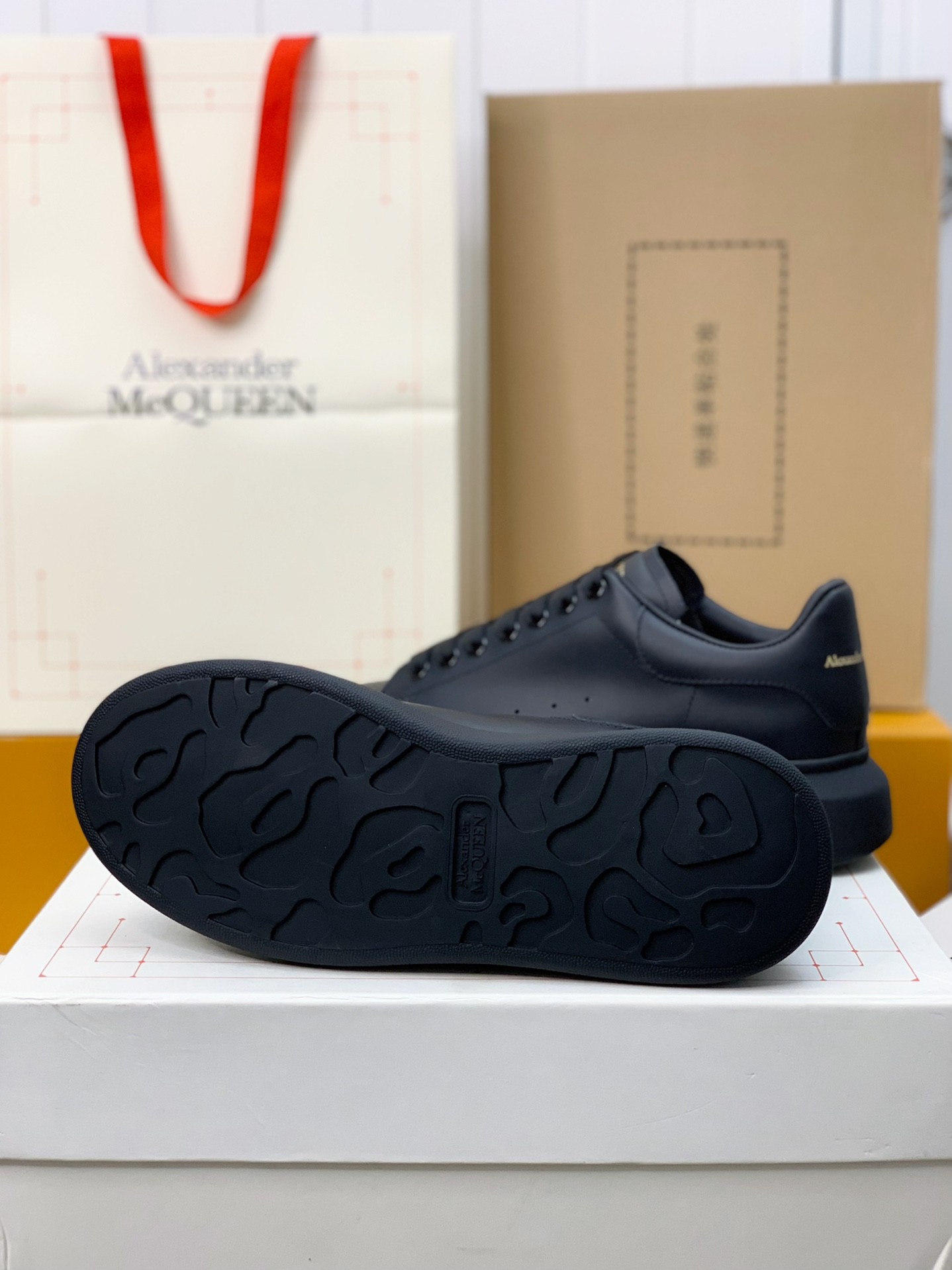 Alexander McQueen versatile Sneakers