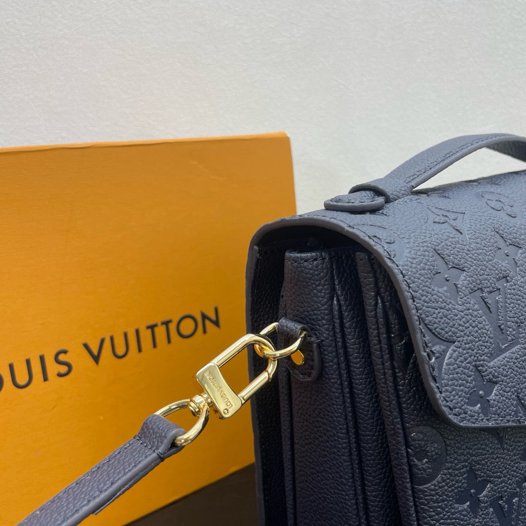 LOUIS VUITTON Pochette Metis Postman bag/top quality M47142