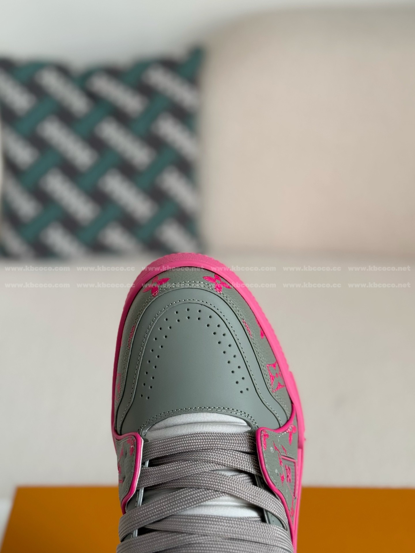 【#5779】 LOUIS VUITTON TRAINER SNEAKERS