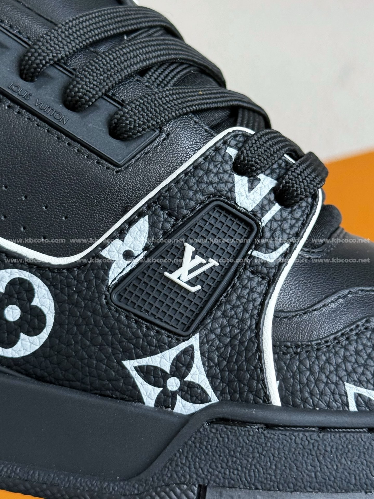 【#4639】 LOUIS VUITTON TRAINER SNEAKERS
