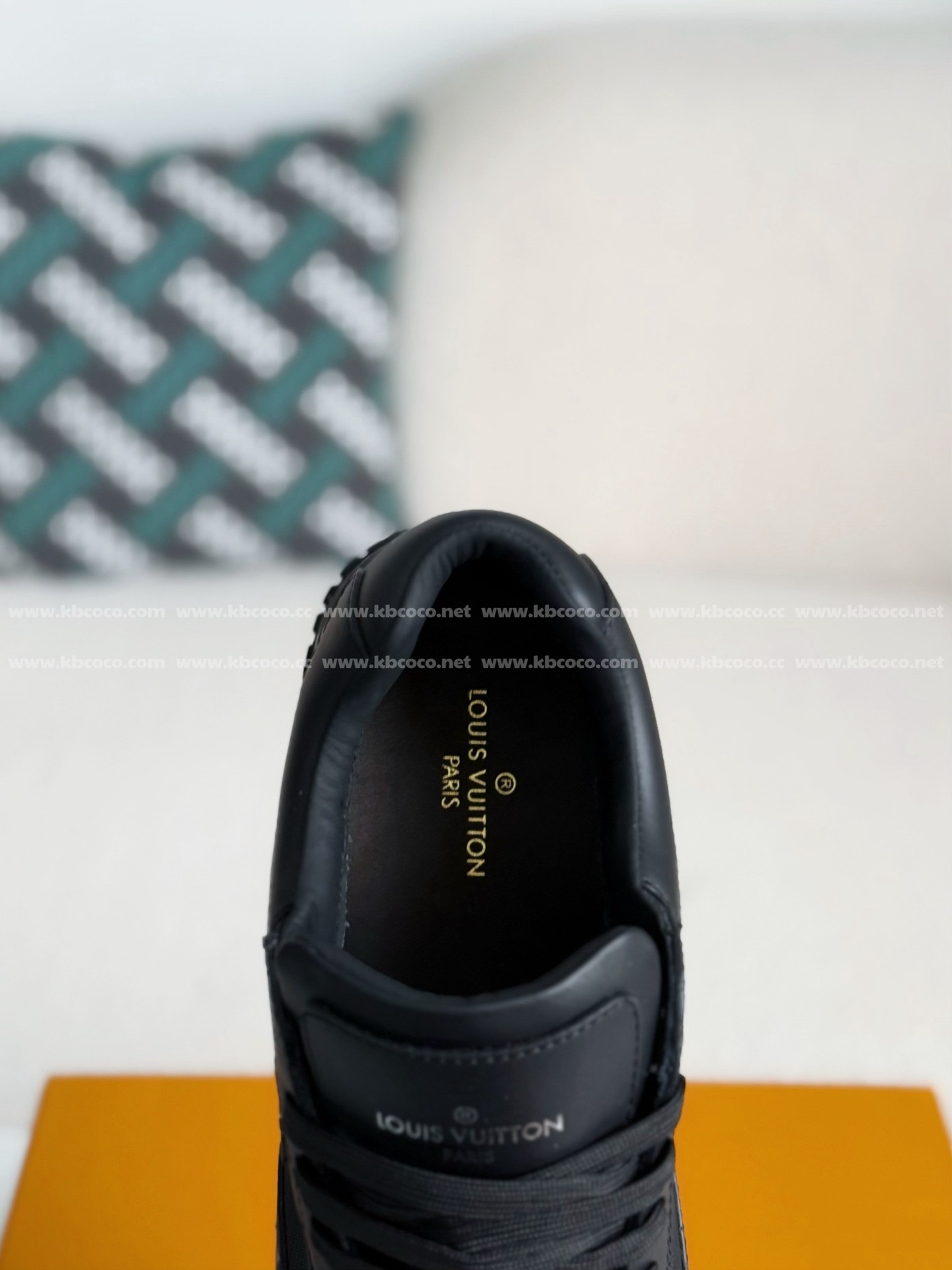 【#4677】 LOUIS VUITTON RUN AWAYCASUAL SHOES