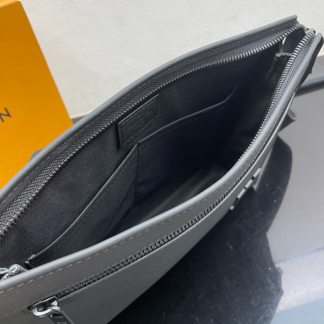 LOUIS VUITTON Messenger Voyage Aerogram Shoulder bag/top quality M59329