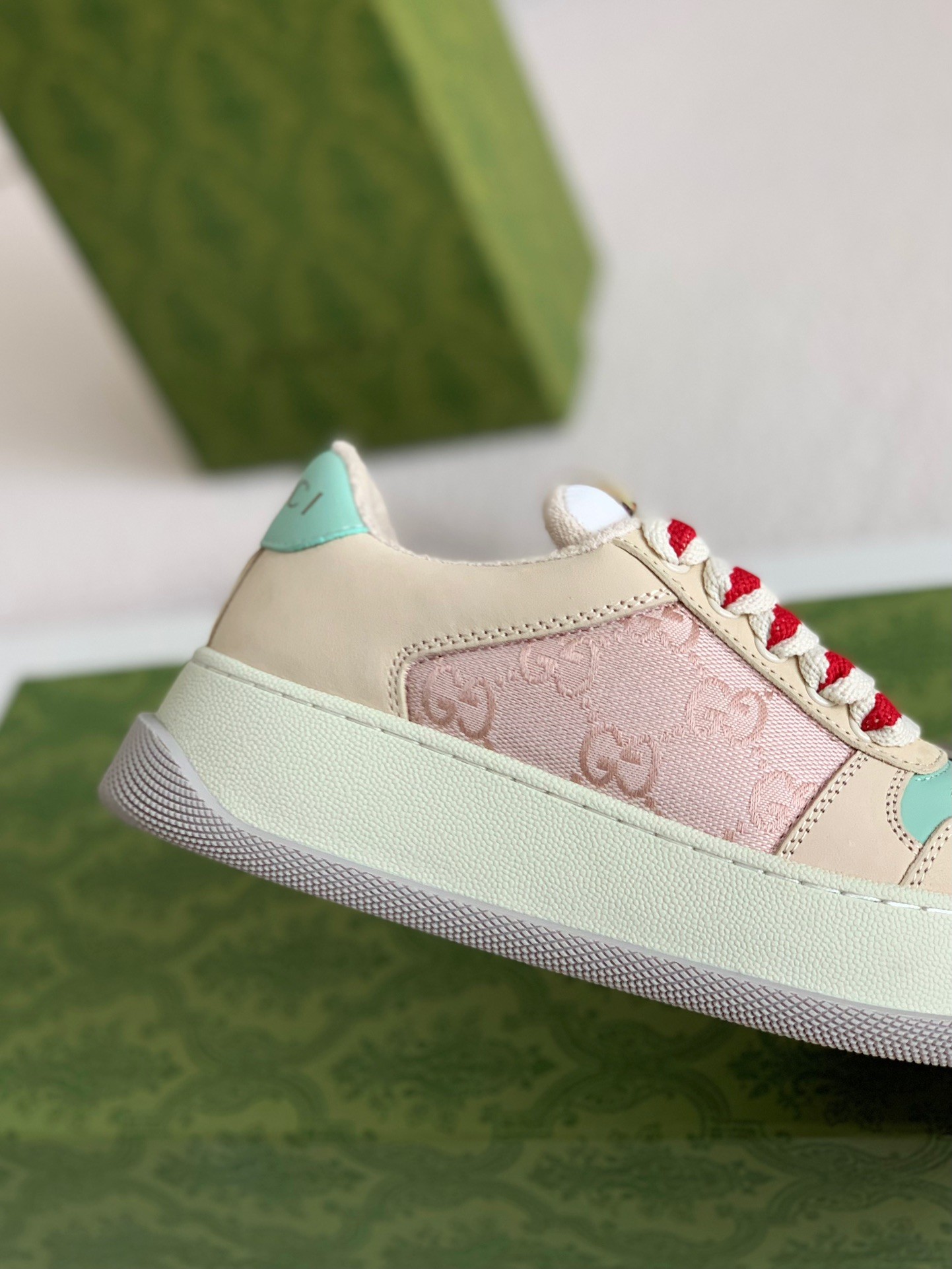 Gucci sneakers Cowhide