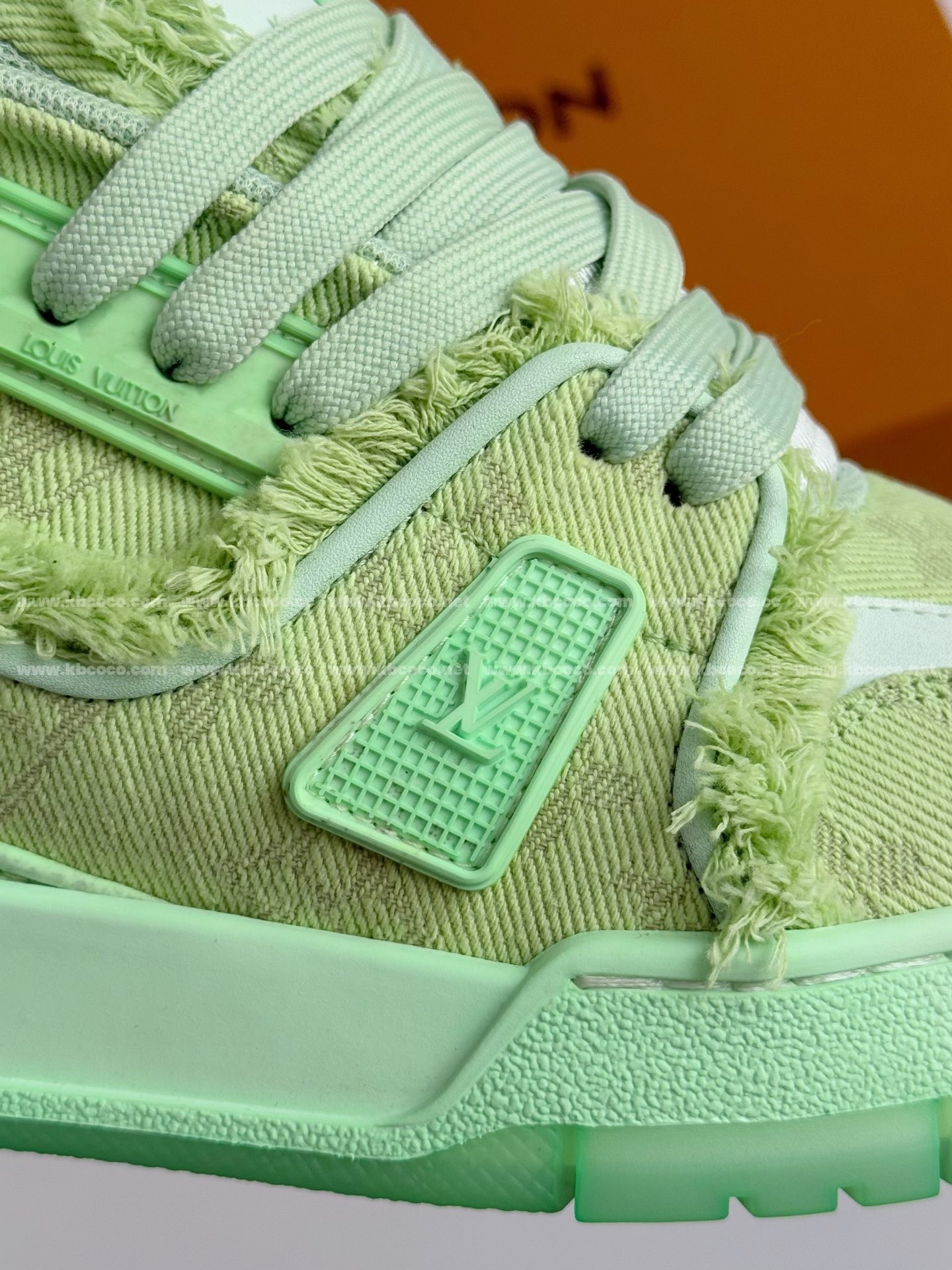 【#3977】 LOUIS VUITTON TRAINER SNEAKERS