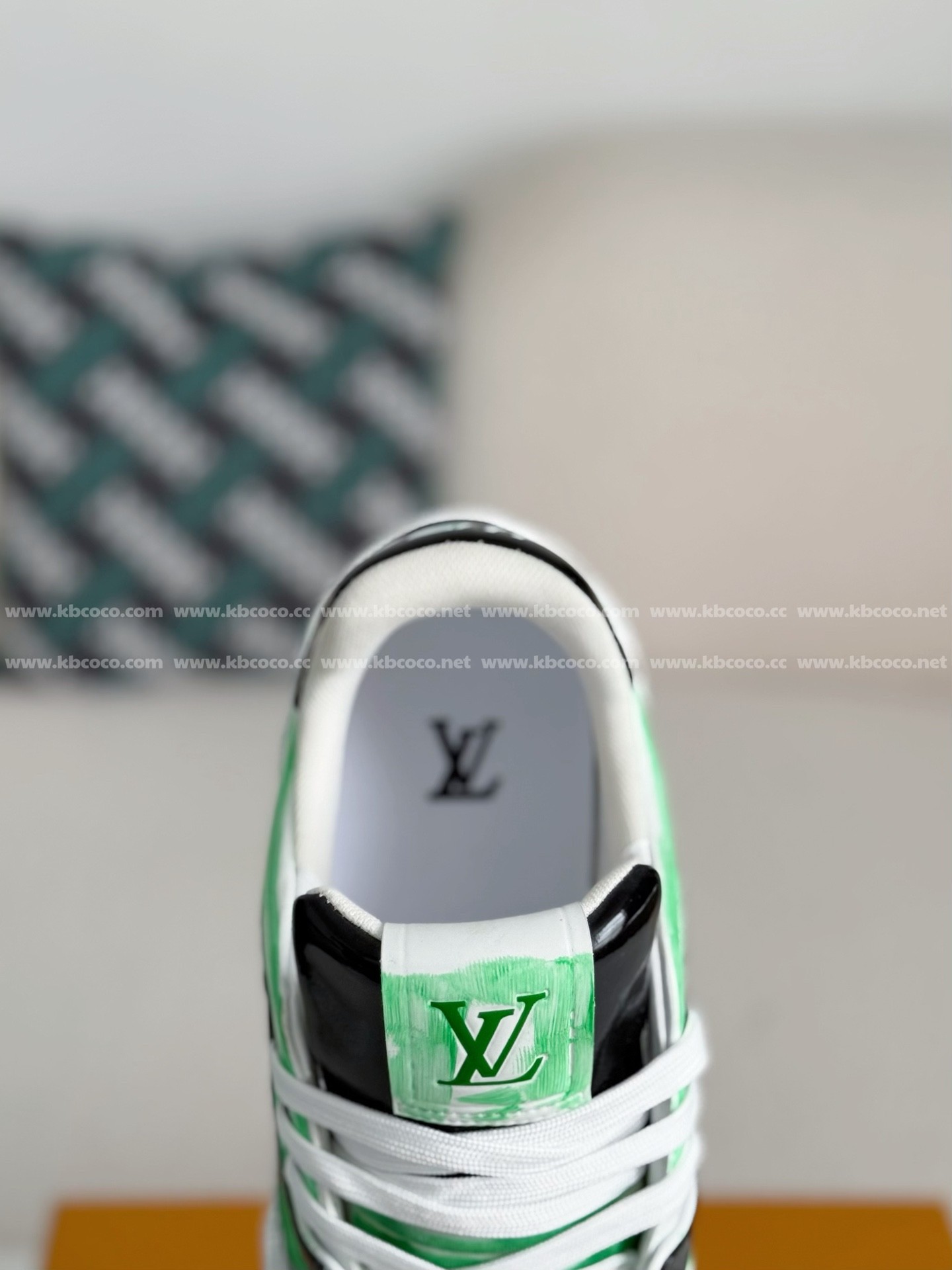 【#4489】 LOUIS VUITTON TRAINER SNEAKERS