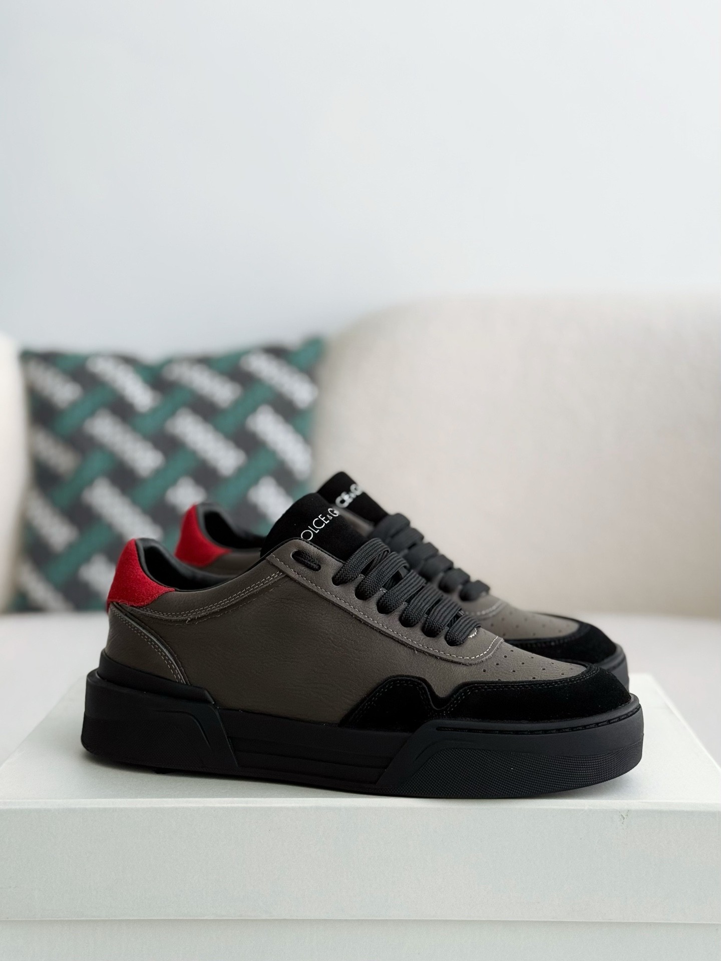 【#3882】Dolce&Gabbana Sneakers