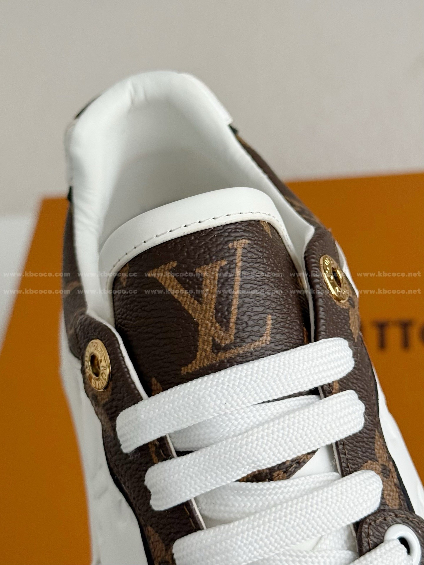 【#5909】 LOUIS VUITTON TIME OUT SNEAKERS