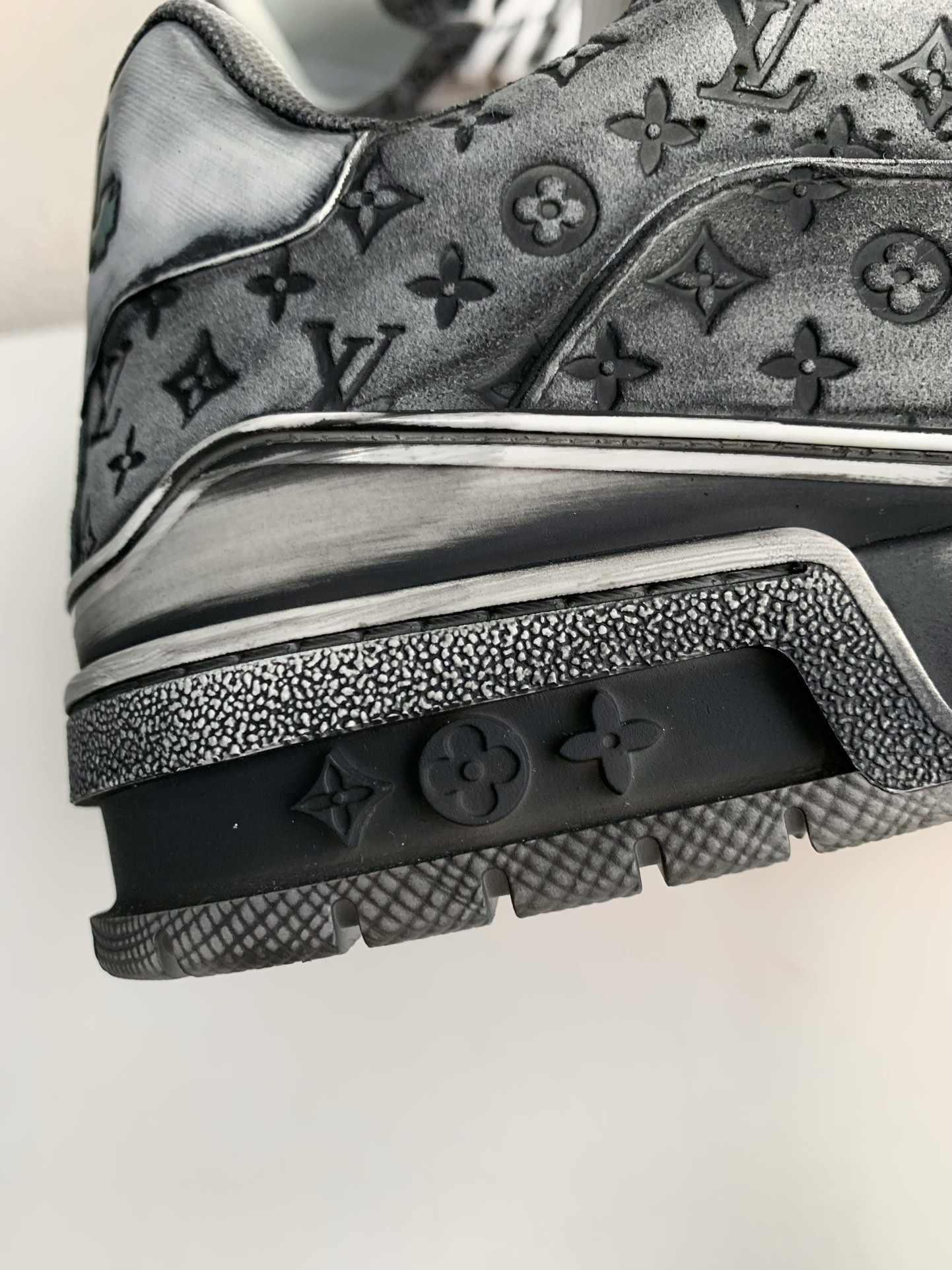 [#3567」 LOUIS VUITTON TRAINER SNEAKERS