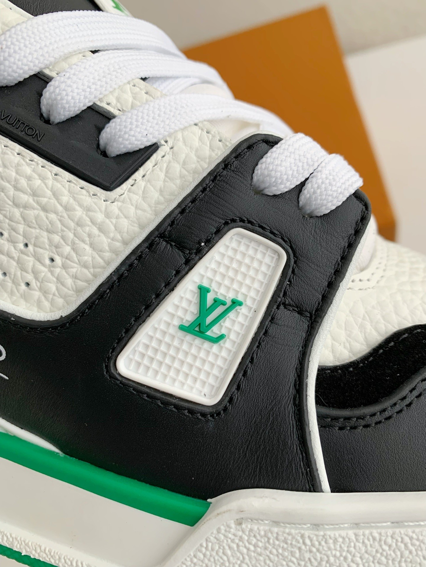 [#3722」 LOUIS VUITTON TRAINER SNEAKERS