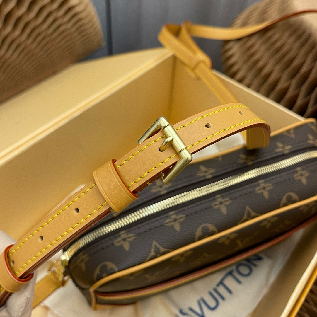 LOUIS VUITTON Trocadero