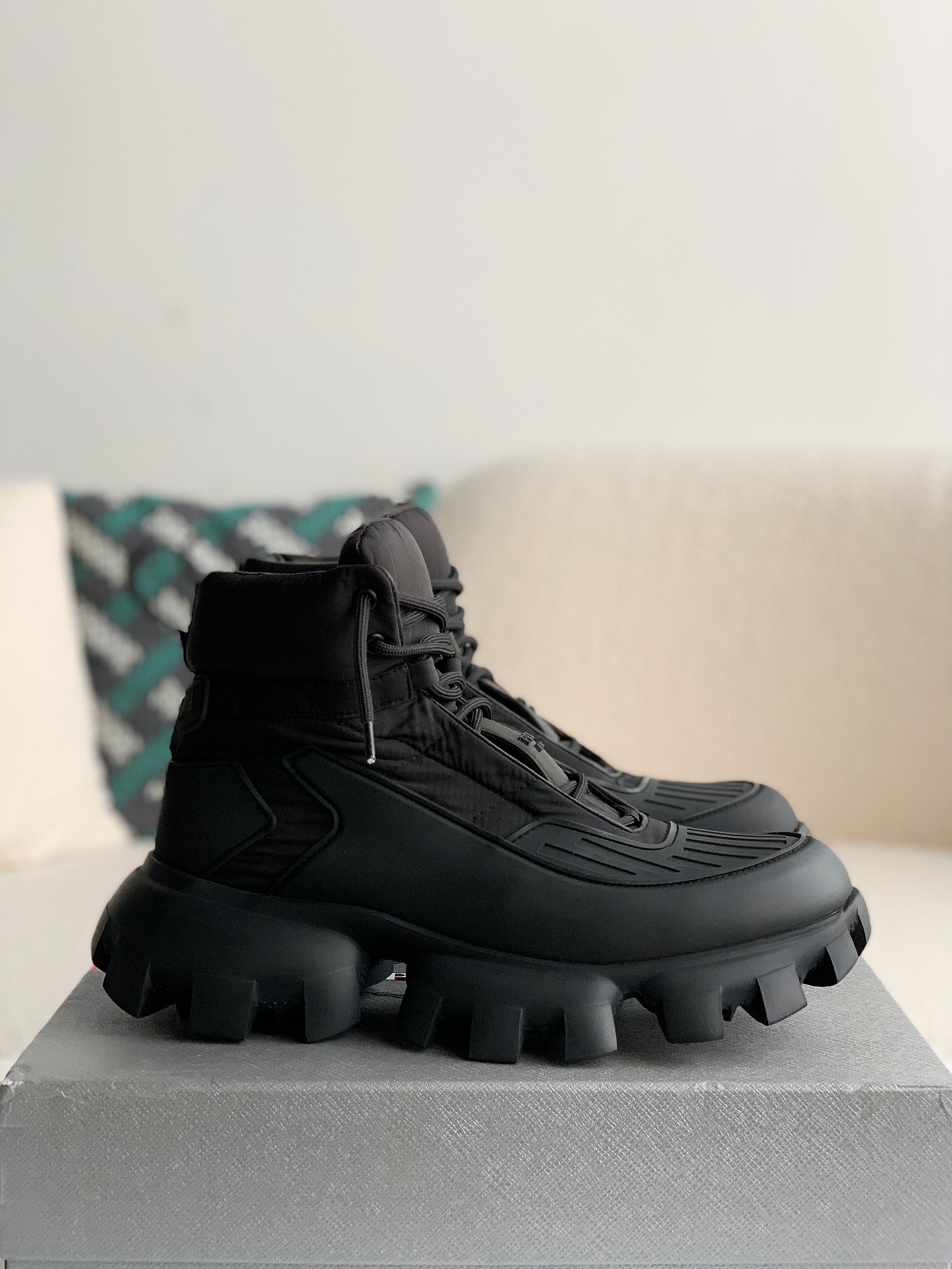 【#2357】 Prada Cloudbus Thunder technology fabric sneakers