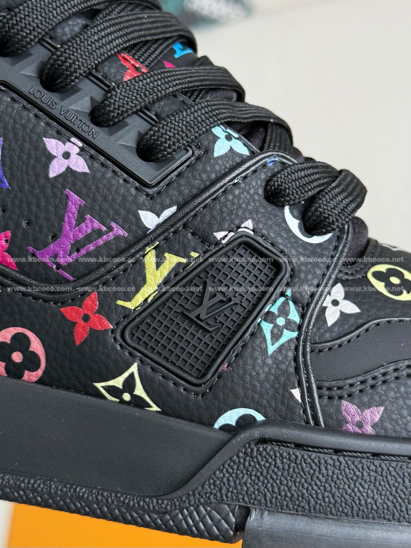 【#4230】 LOUIS VUITTON SNEAKERS