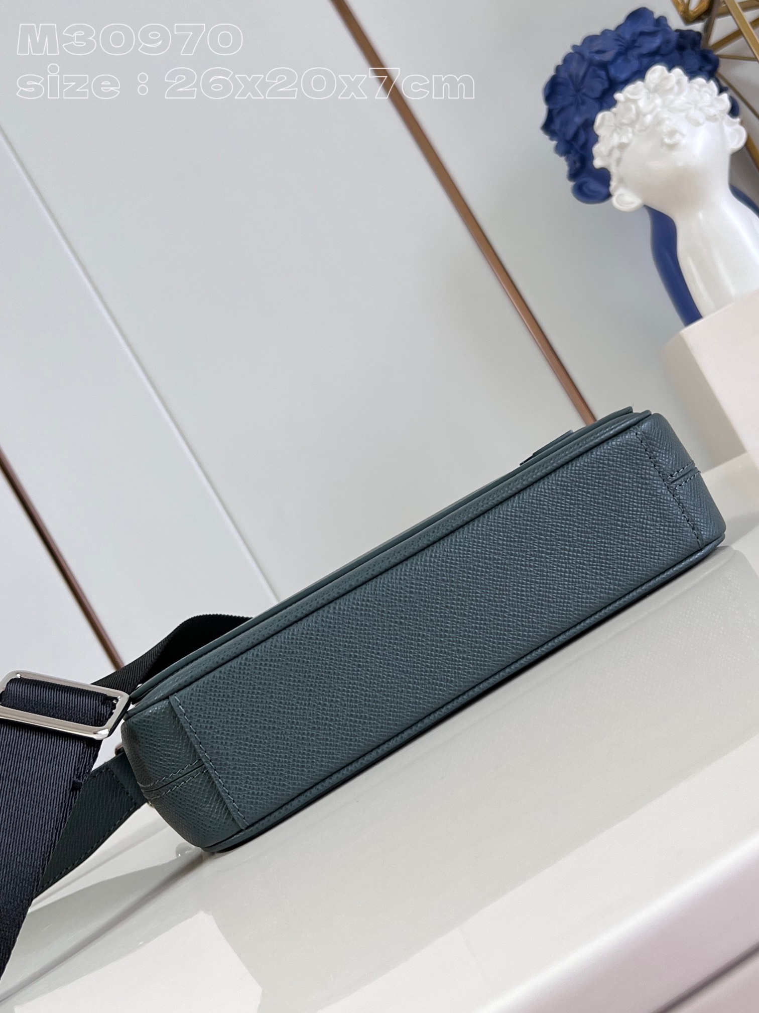 Louis Vuitton District PM M30970，Top quality