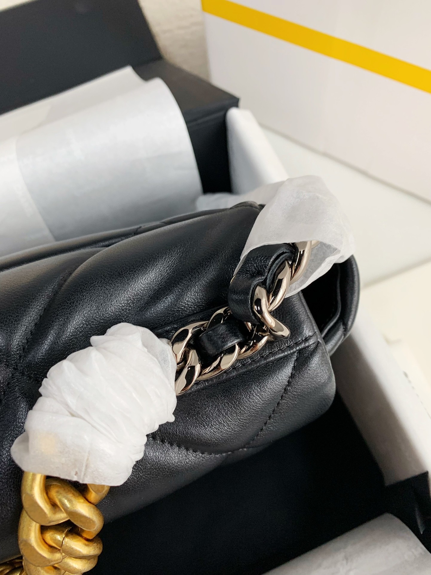 Chanel handbag AS11611