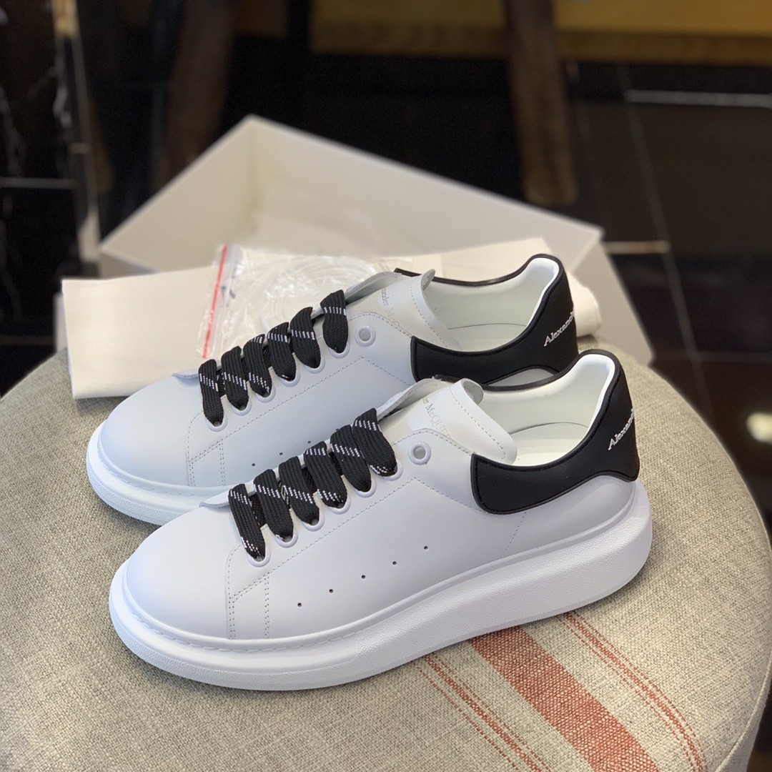 Alexander McQueen MO Black film tailSneakers