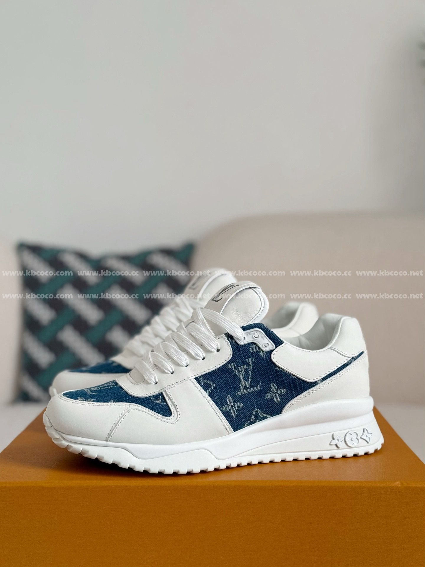 【#4672】 LOUIS VUITTON RUN AWAYCASUAL SHOES