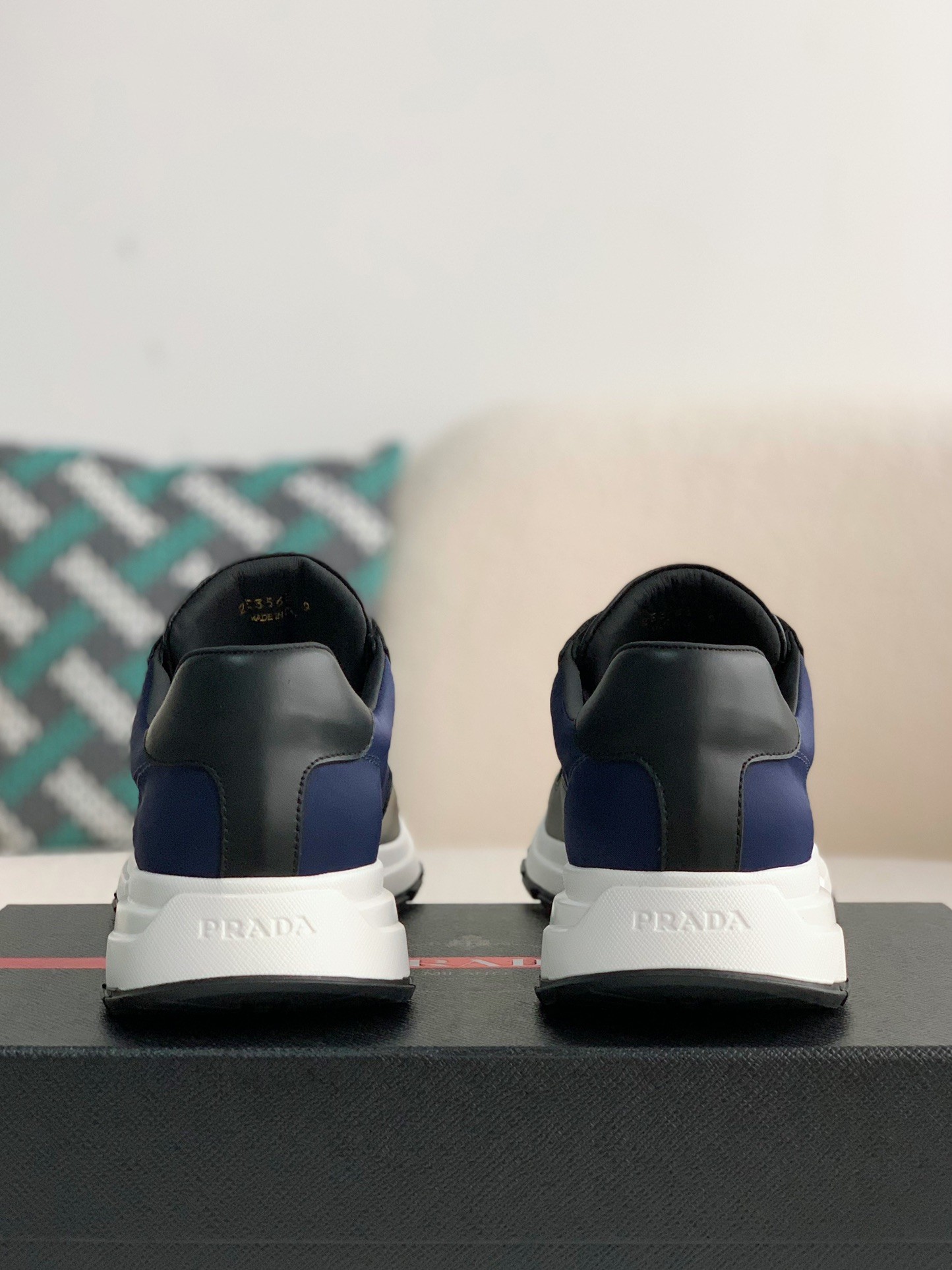 【#2335】 Prada Sneakers