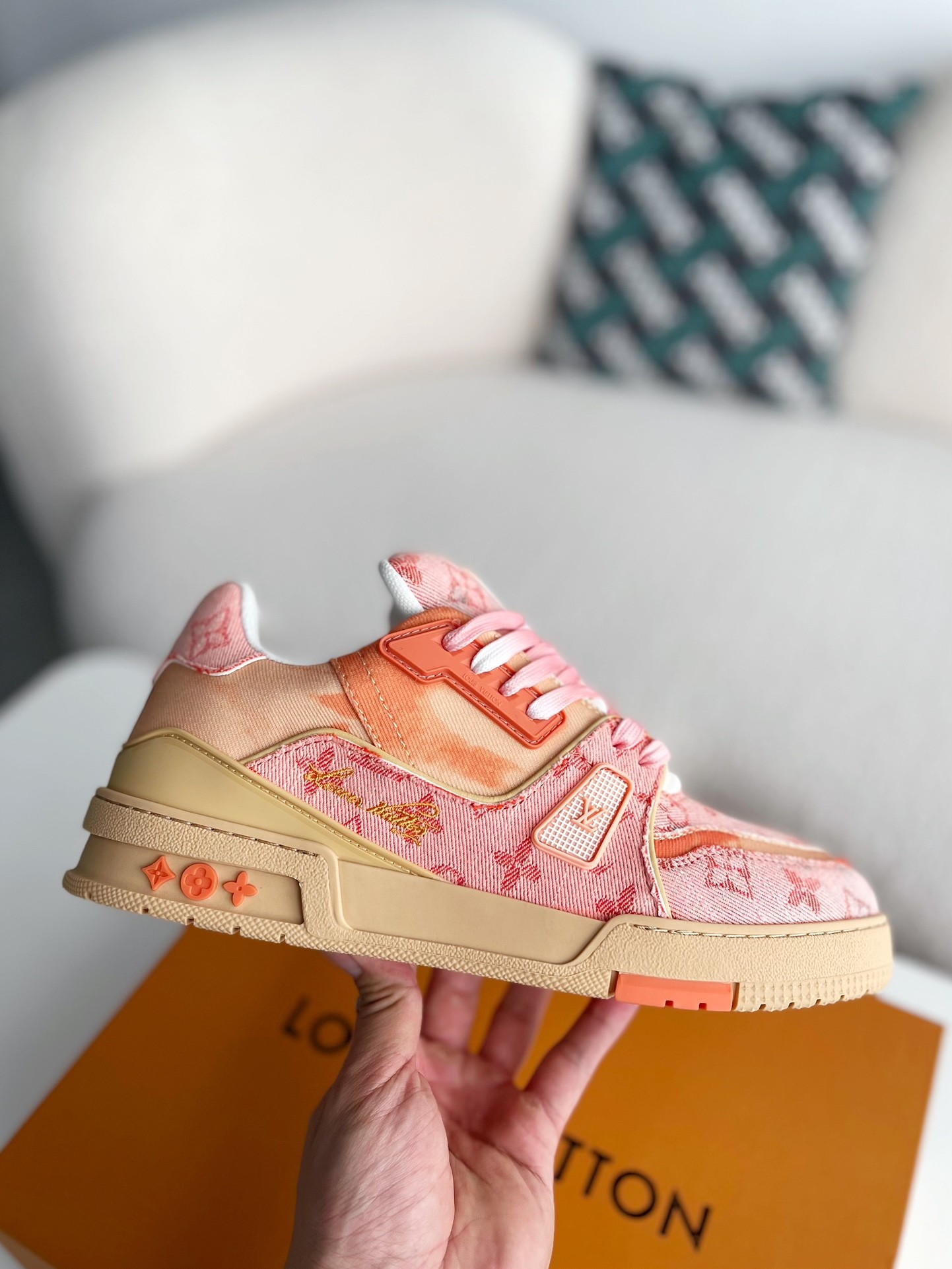 LOUIS VUITTON TRAINER SNEAKERS