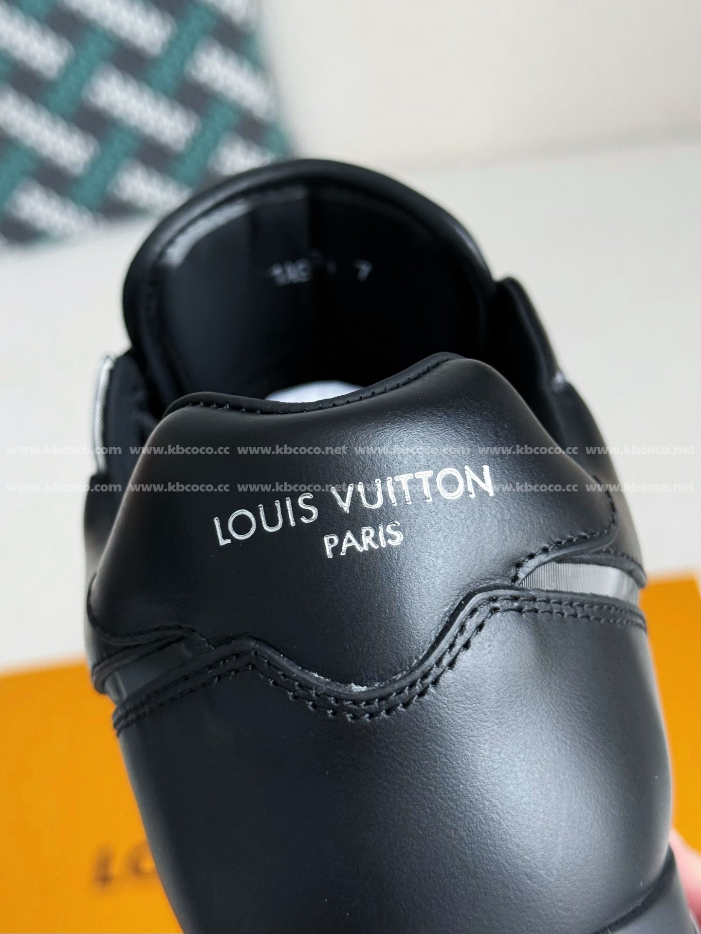 【#4676】 LOUIS VUITTON RUN AWAYCASUAL SHOES