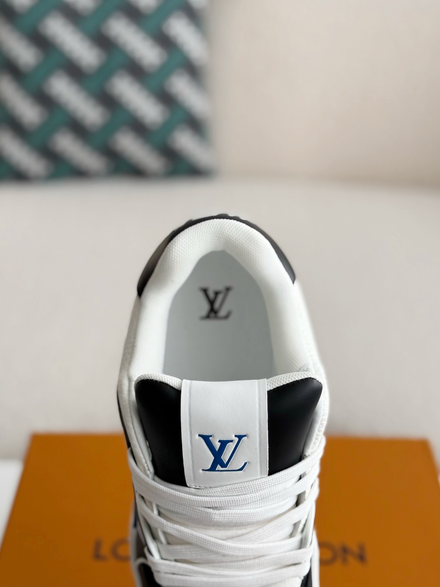 [#3720] LOUIS VUITTON TRAINER SNEAKERS