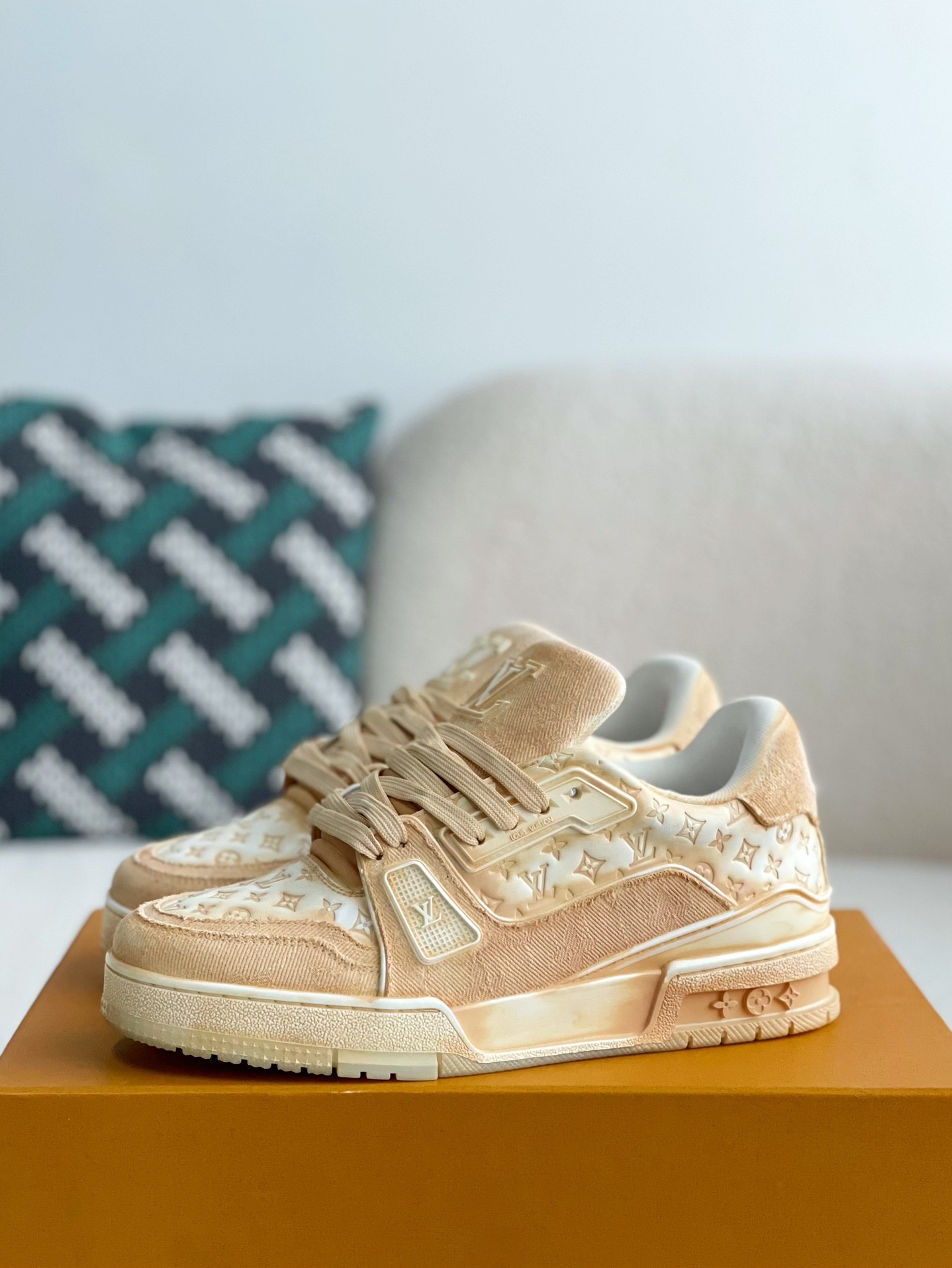 [#3319」 LOUIS VUITTON TRAINER SNEAKERS