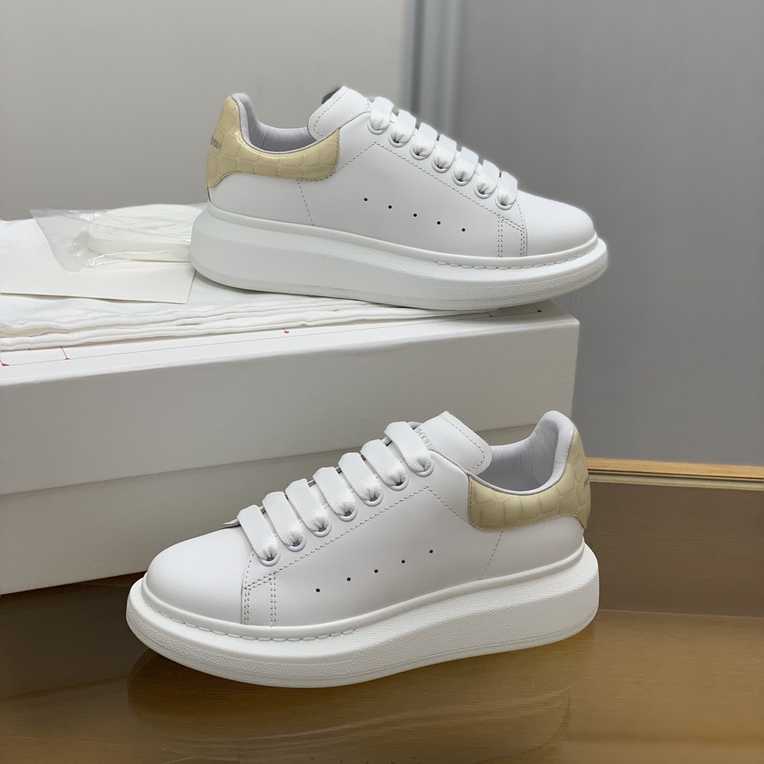 Alexander McQueen MQ Apricot beadStone grain tail Sneakers