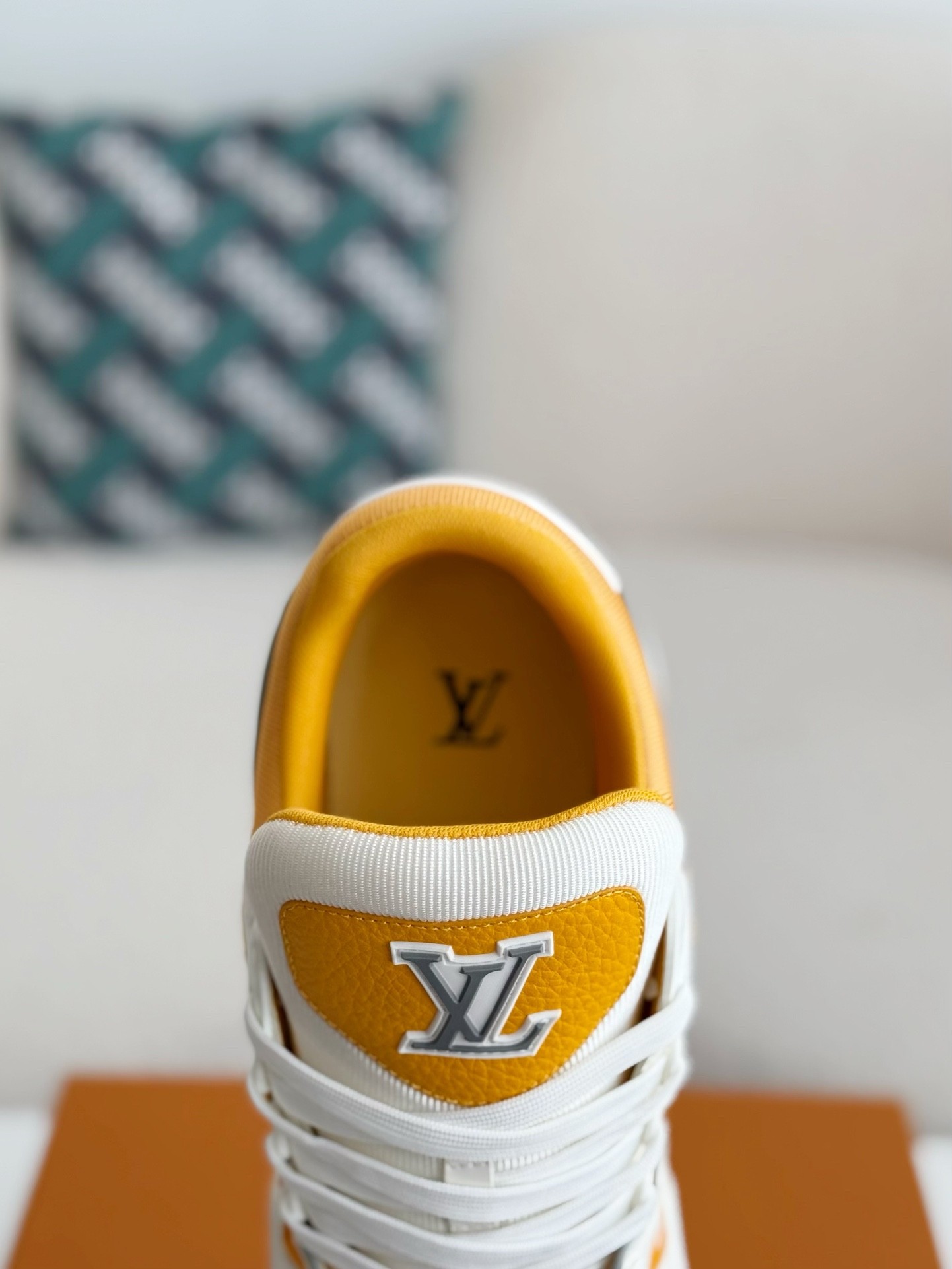 [#3889I LOUIS VUITTON TRAINER SNEAKERS