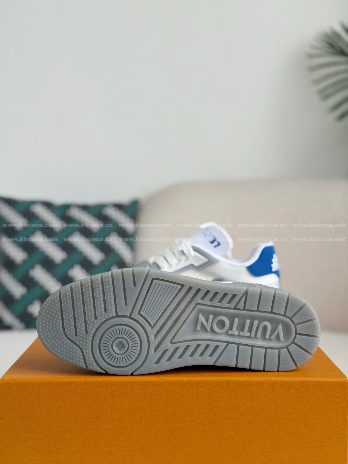 【#5793】 LOUIS VUITTON TRAINER SNEAKERS