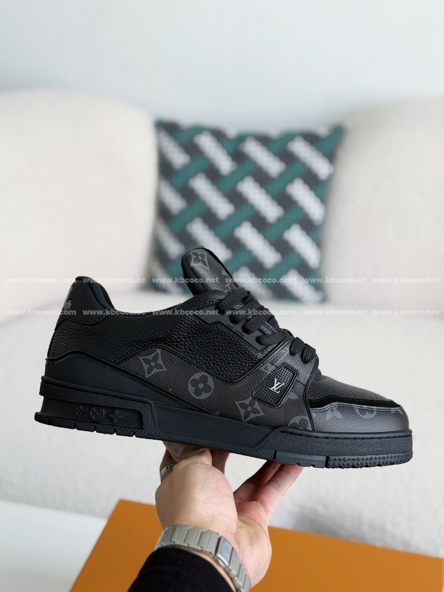 【#4102】LOUIS VUITTON TRAINER SNEAKERS