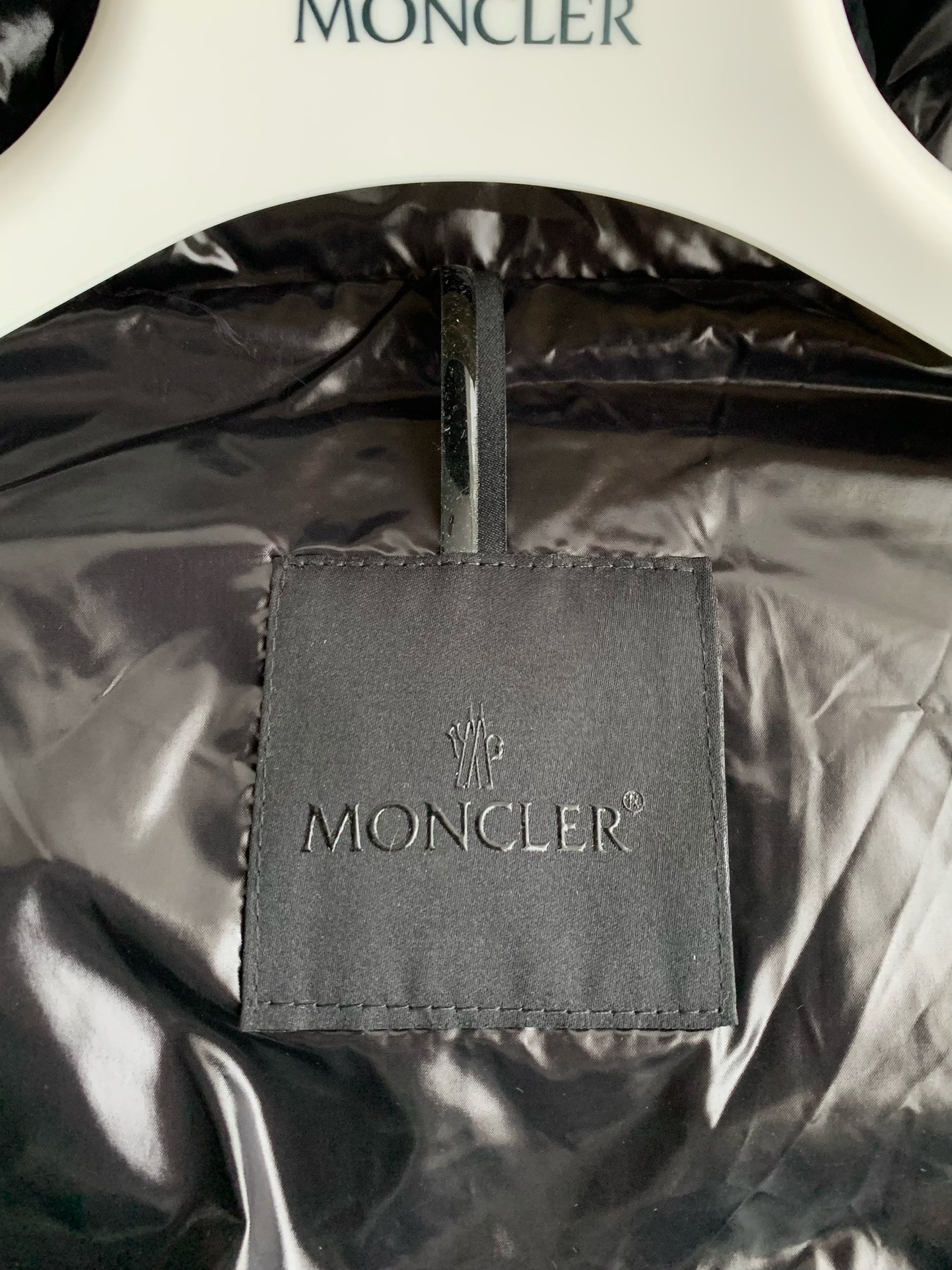 【#2345】Moncler Montbeliard down jacket