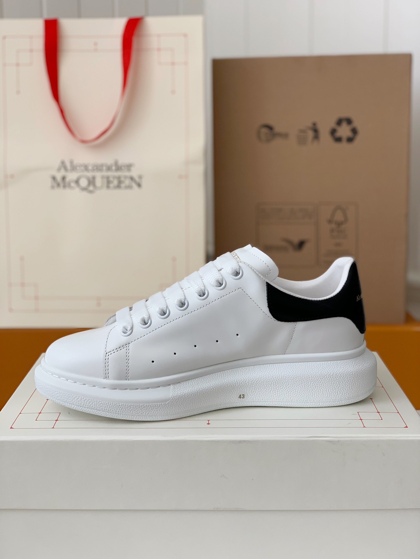Alexander McQueen versatile Sneakers