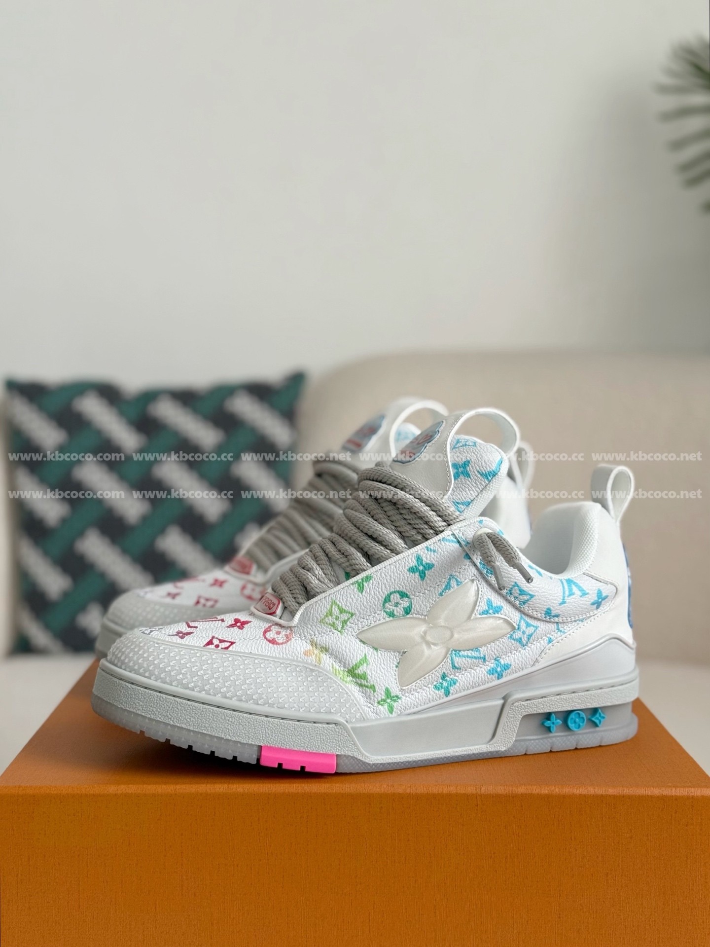 【#5284】LOUIS VUITTON RUNNER TATIC SNEAKERS