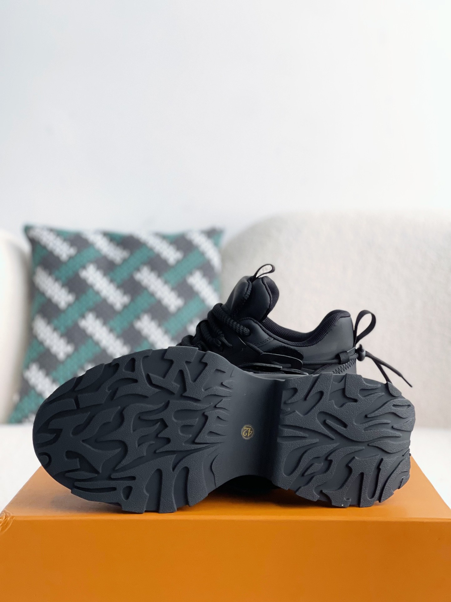 [#3520」 LOUIS VUITTON CASUAL SNEAKERS