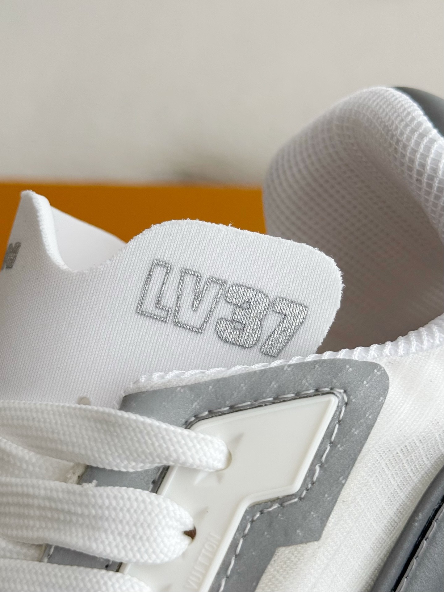 [#3836」 LOUIS VUITTON TRAINER CUP SNEAKERS